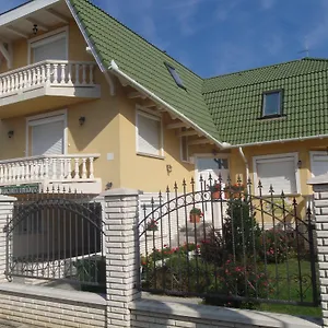 https://margareta-apartmanhaz.hotels-hajduszoboszlo-hungary.com