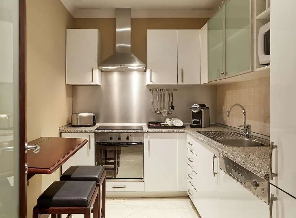 Corinthia Budapest 5*,